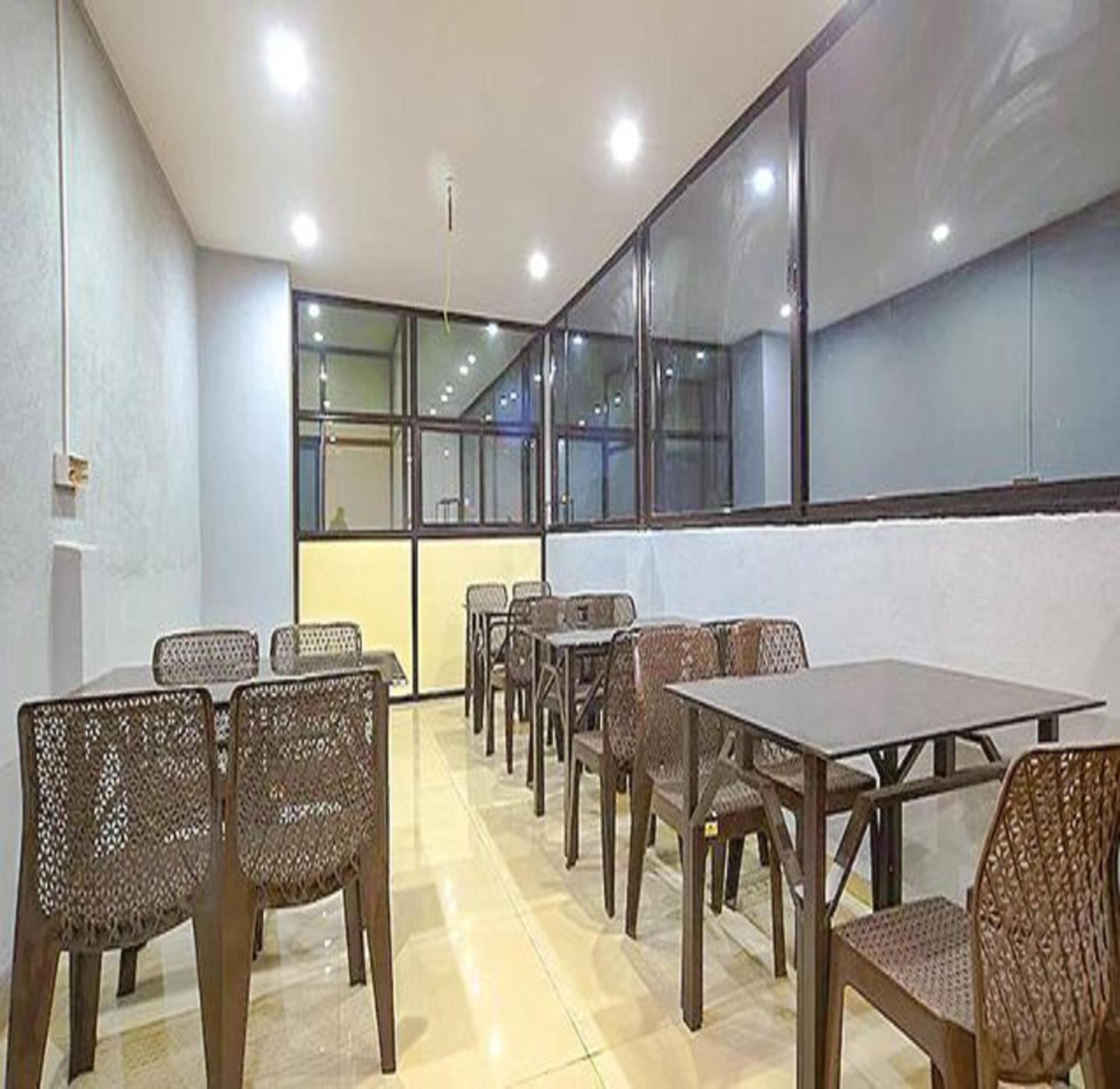 Hrg Destiny Hotels 54 Indore Exteriör bild